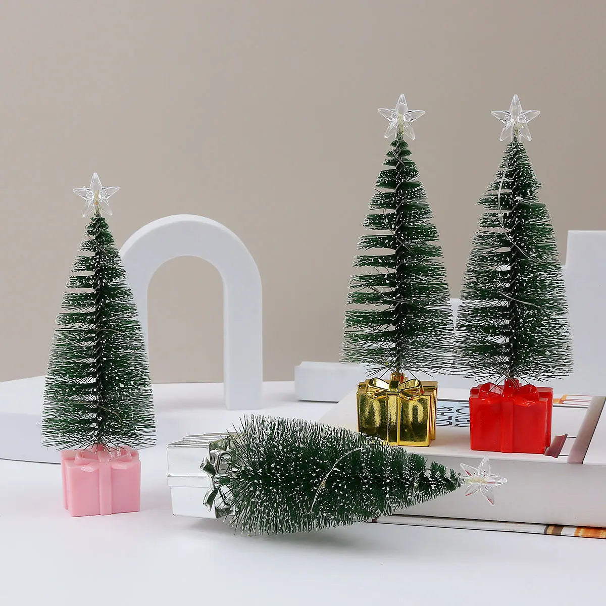 Árvore de Natal Pequena com Luz Multicolorida Conjunto de 3 Luzes LED Coloridas Natal
