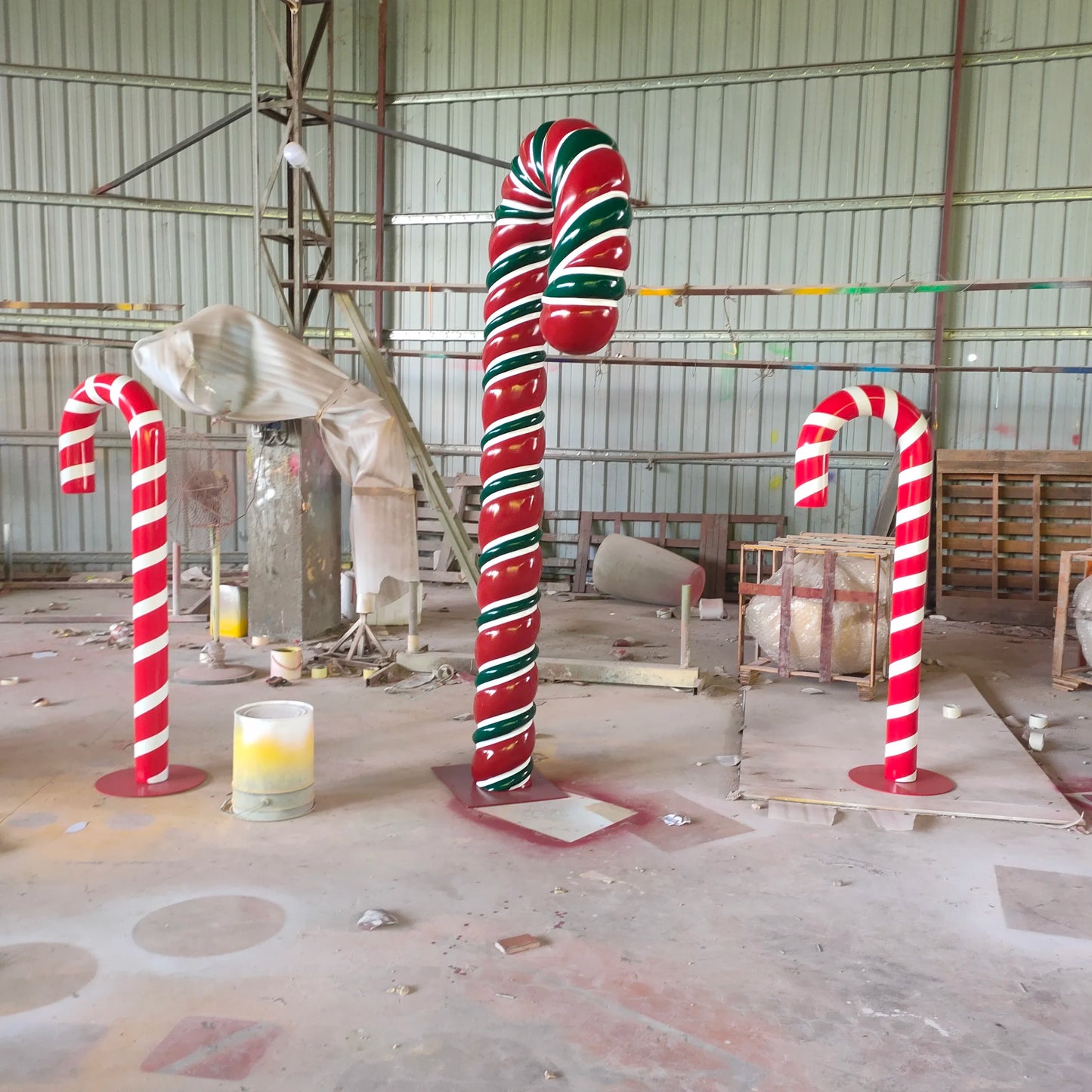 Grande trenó de fibra de vidro para decoração de shopping, material plástico Natal