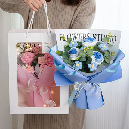 Encante alguém especial com a beleza atemporal de nossos buquês de flores frescas