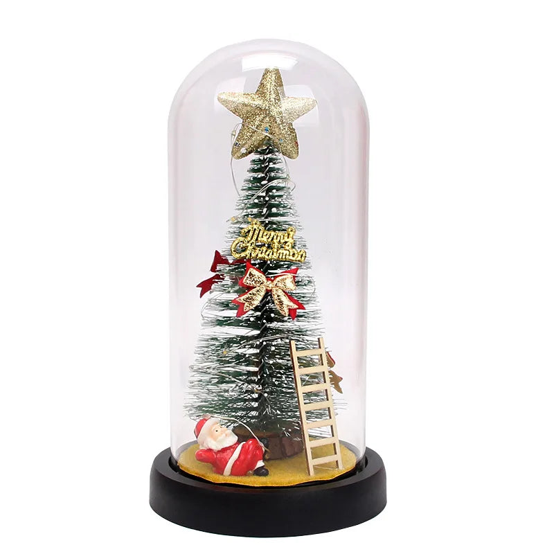 Mini Árvores de Natal Decoradas com Luzes LED em Cúpulas Vidro (Cápsulas Eternas), Posicionadas Base Clara