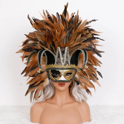 Máscara Veneziana Arlequim com Penacho de Plumas Pretas (Máscara de Bobo da Corte / Carnaval Veneziano)