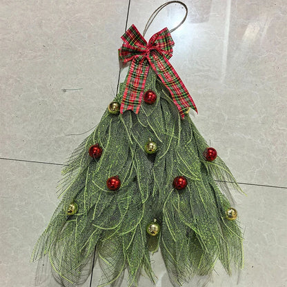 Guirlanda de Natal em Formato de Árvore Feita com Tela Decorativa Verde Franzida