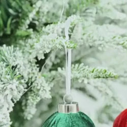 Enfeites de Natal em Veludo - 15 Bolas de 6cm Multicoloridas