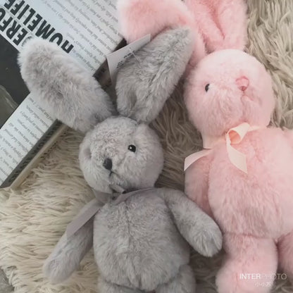 Deixe sua decoração de Páscoa ainda mais linda com nossos encantadores coelhos. Uma maneira fofa e alegre de celebrar essa data especial