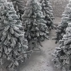 Árvore De Natal Luxo Pinheiro Neve Nevada 1.50m 412 Galhos